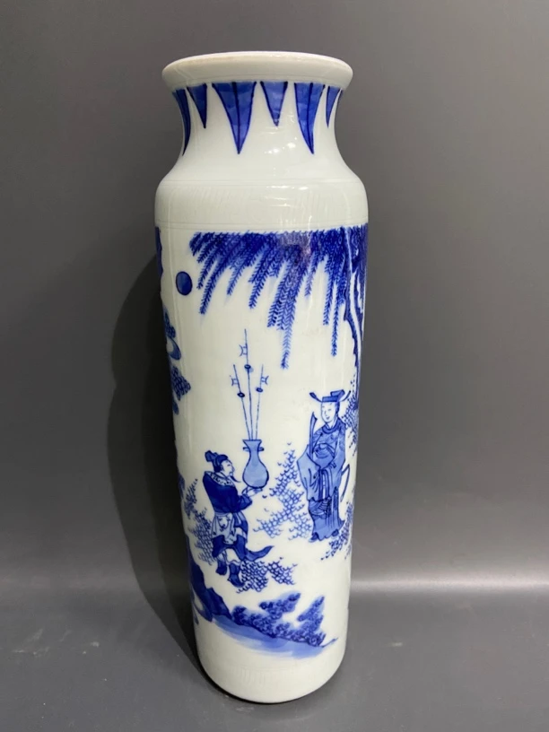 青花人物象腿瓶1