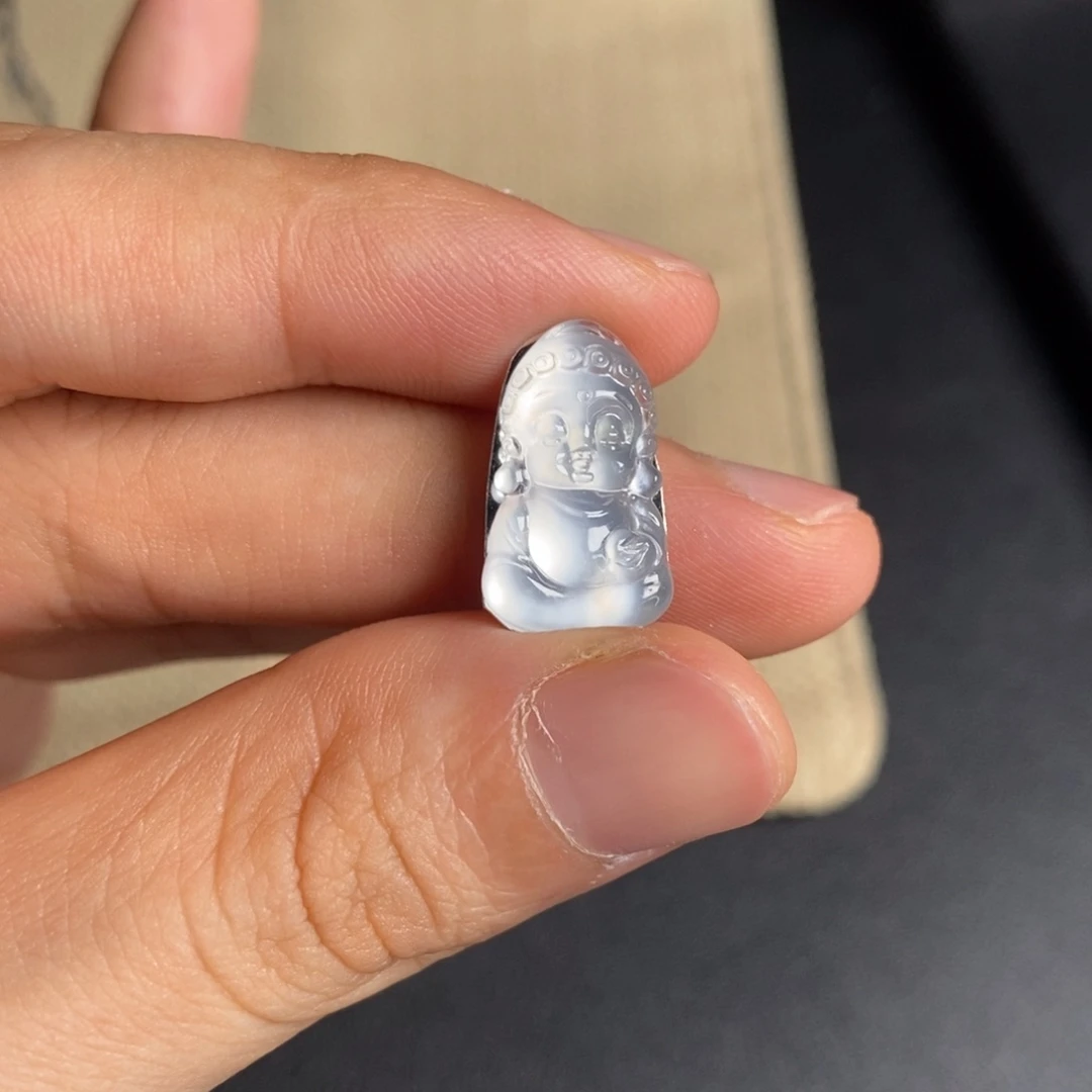 翡翠未镶嵌颈饰宝宝佛