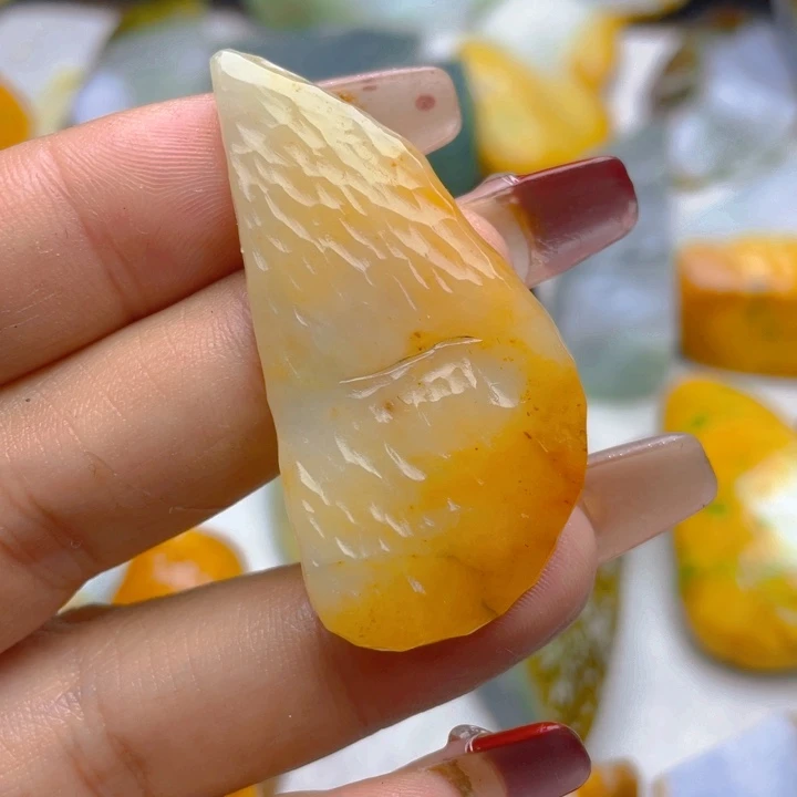 翡翠挂件未镶嵌翡翠