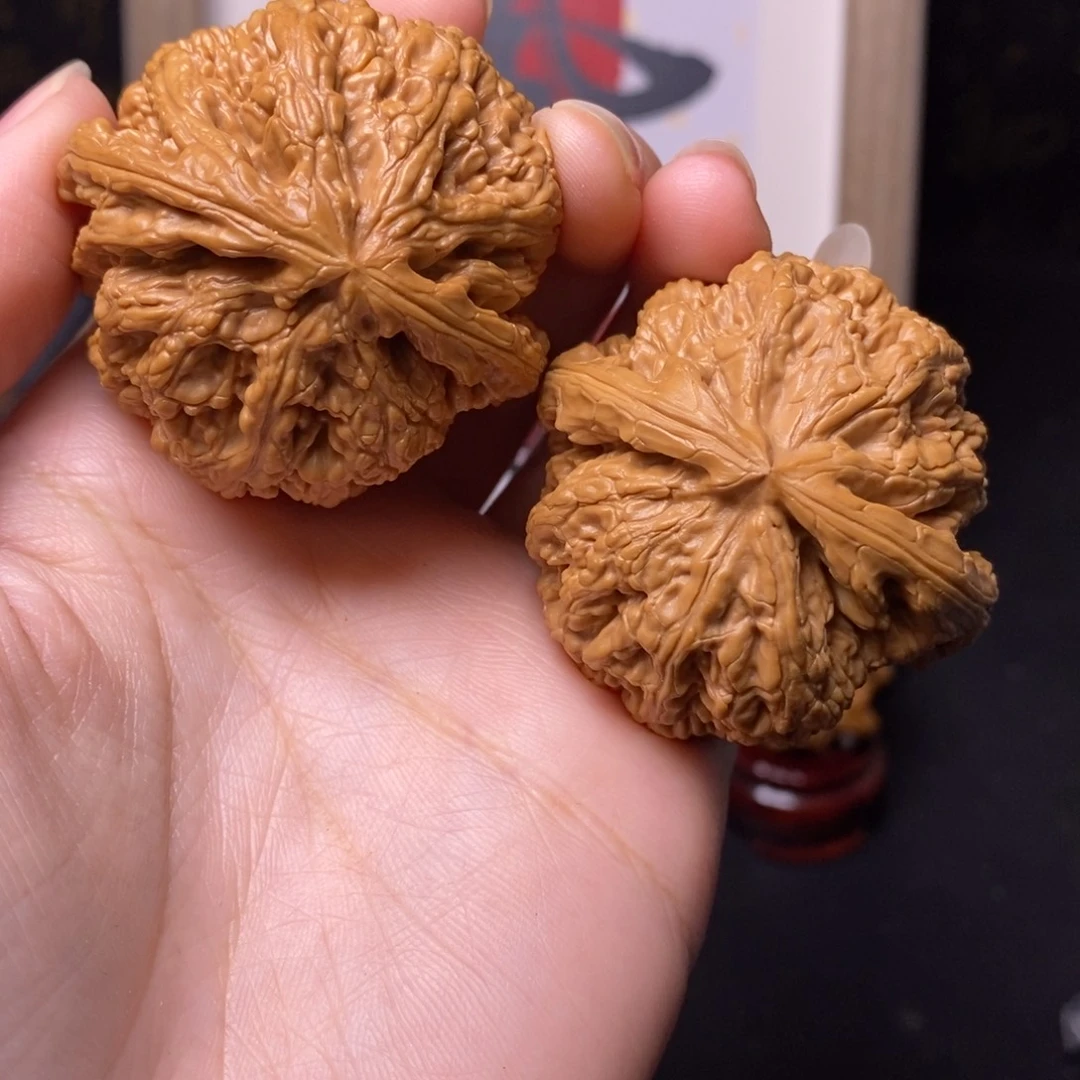 文玩核桃吊坠大粗筋46