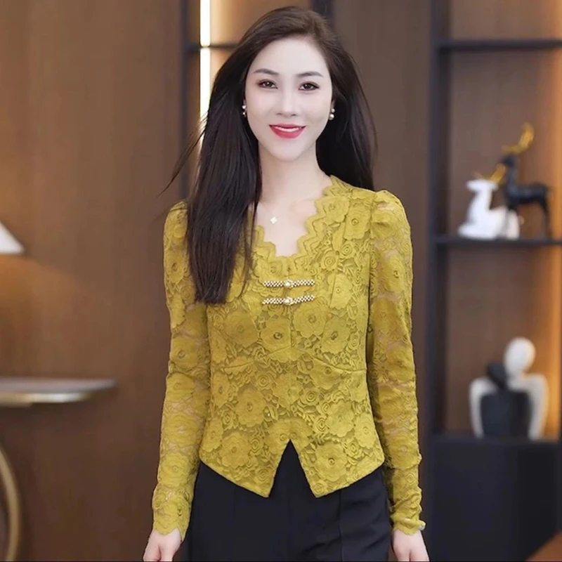 2025秋季新款法式设计感修身显瘦花边V领气质遮肉长袖蕾丝衫上衣