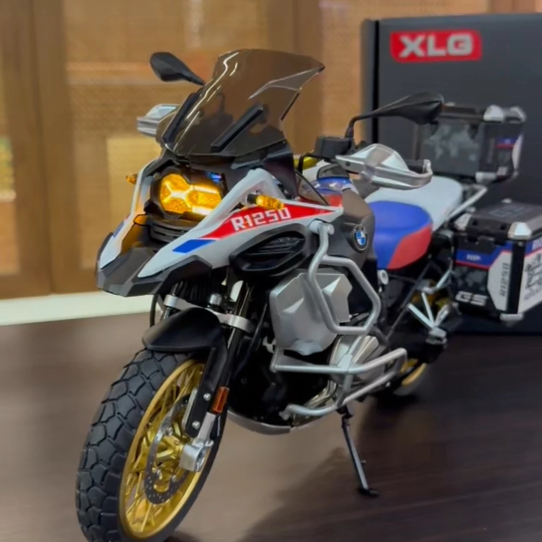 1:7宝马R1250GS ADV大款仿真合金电启动喷雾男生机车玩具手办摆件