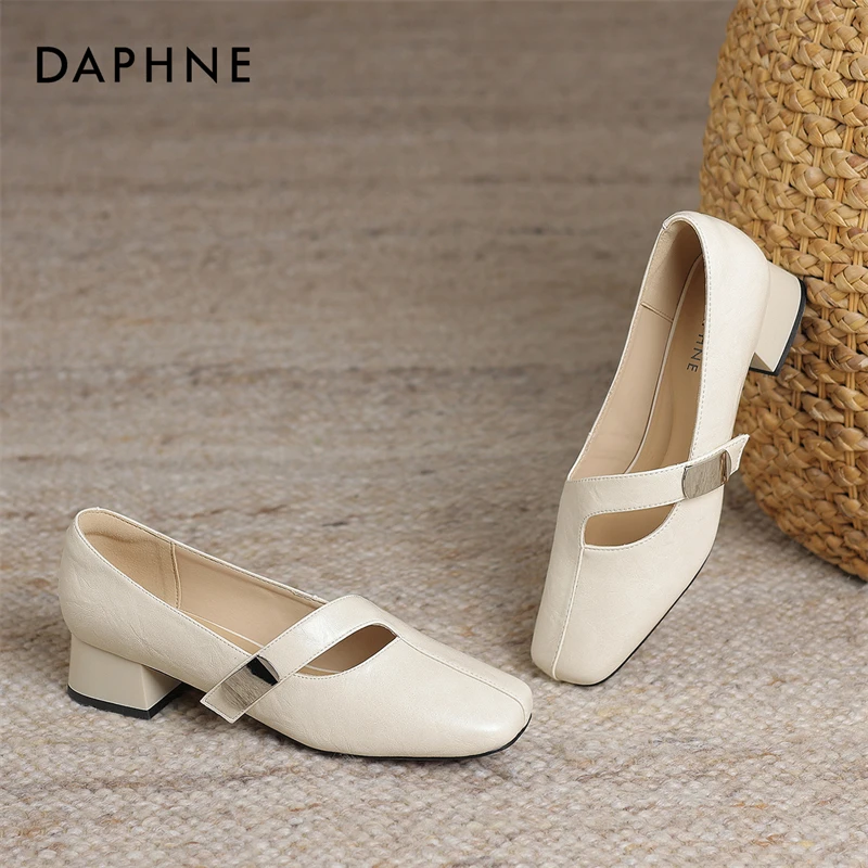 达芙妮法式方头浅口单鞋女2025年夏季白色玛丽珍鞋粗跟通勤小皮鞋