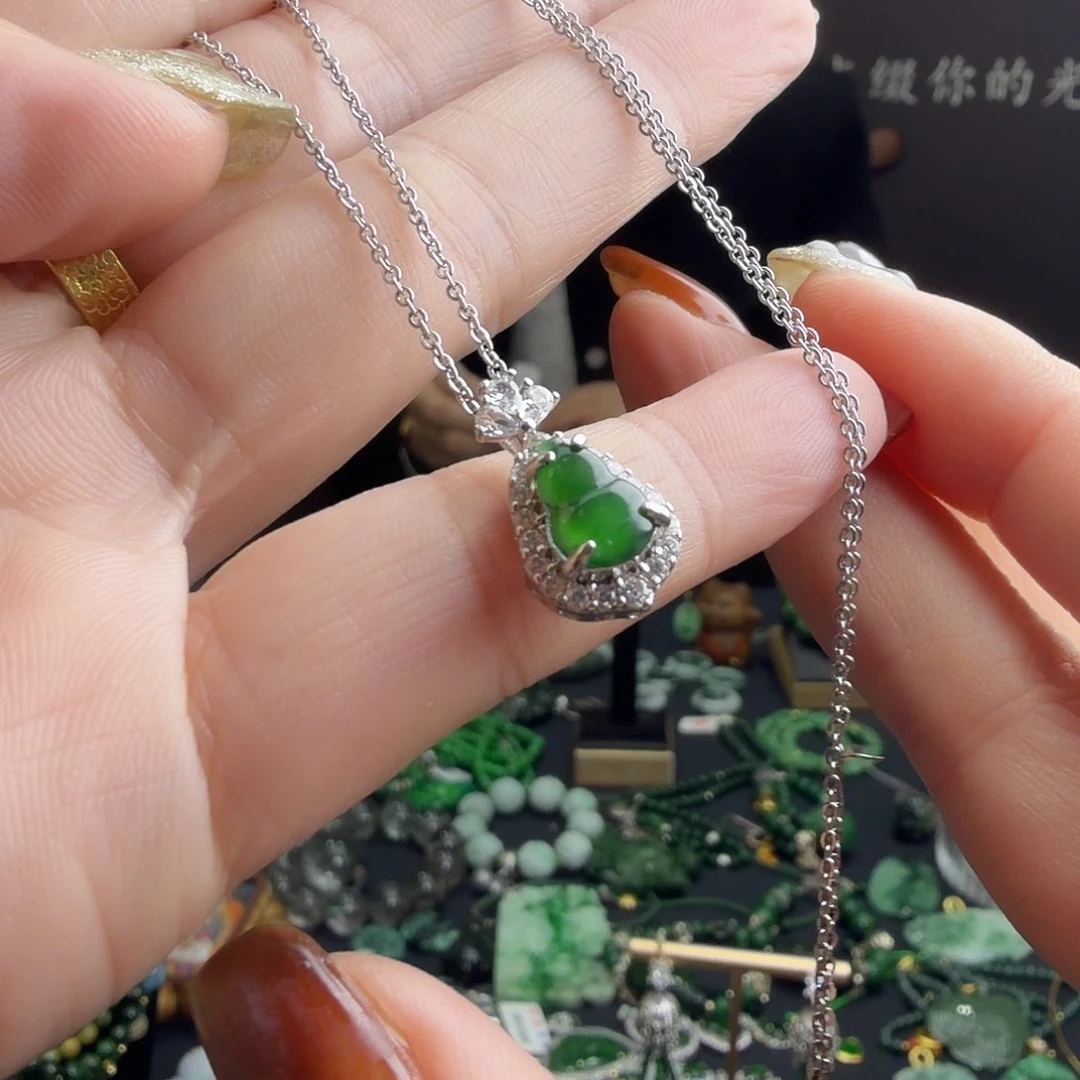 翡翠未镶嵌颈饰99