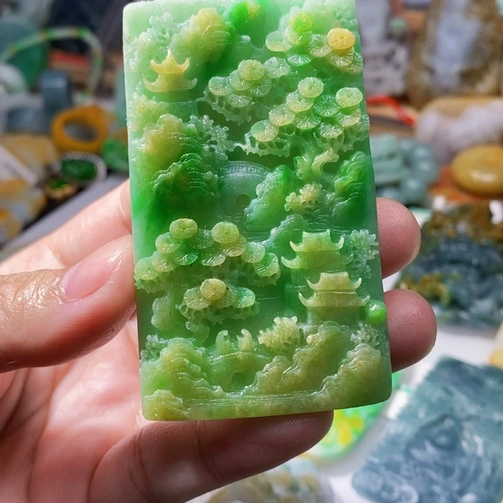 定制翡翠未镶嵌浮***梦翡翠山水牌