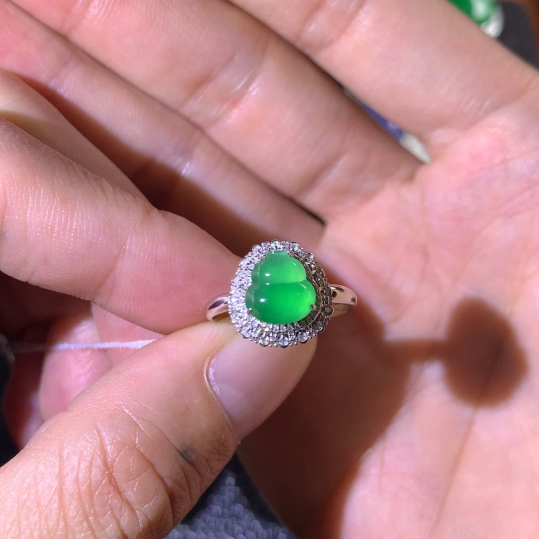 翡翠18K金镶嵌戒指翡翠