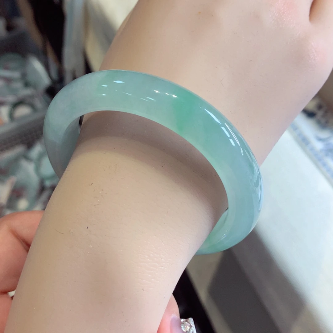 翡翠手镯未镶嵌27正圈77（冰飘绿）