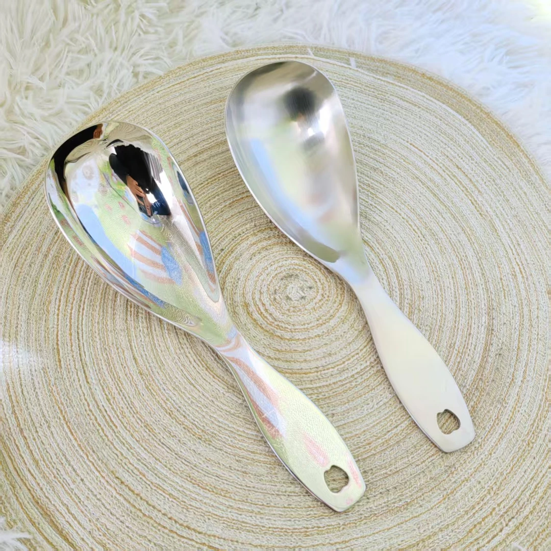 出韩 18-10不锈钢  大号地主勺一支 总长23.8㎝勺头长13㎝宽7.5㎝