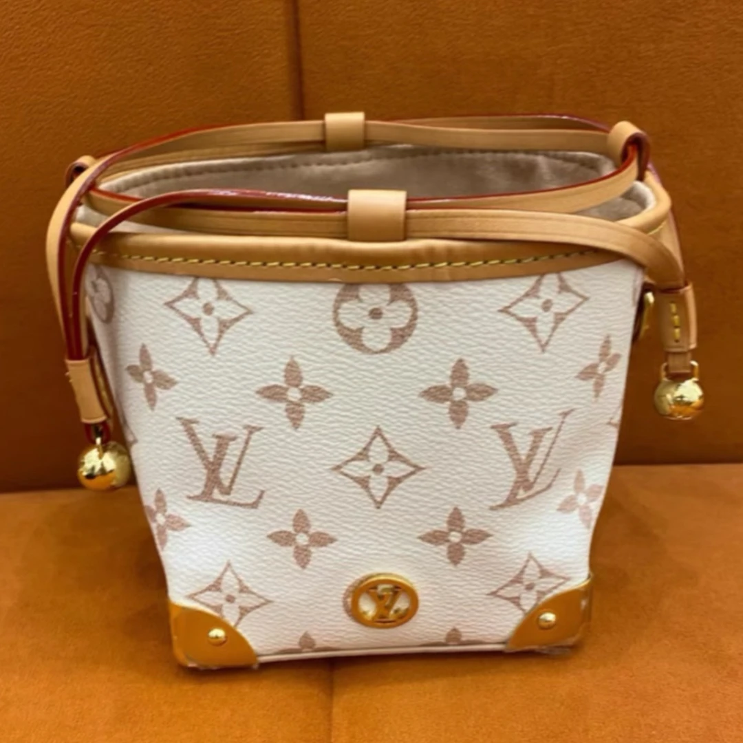 99新 LouisVuitton/路易威登 121172 LV沙丘色烧麦水桶包肩带后配