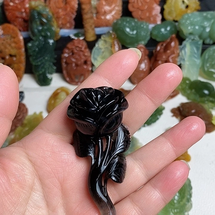 未镶嵌蛇纹石玉颈饰
