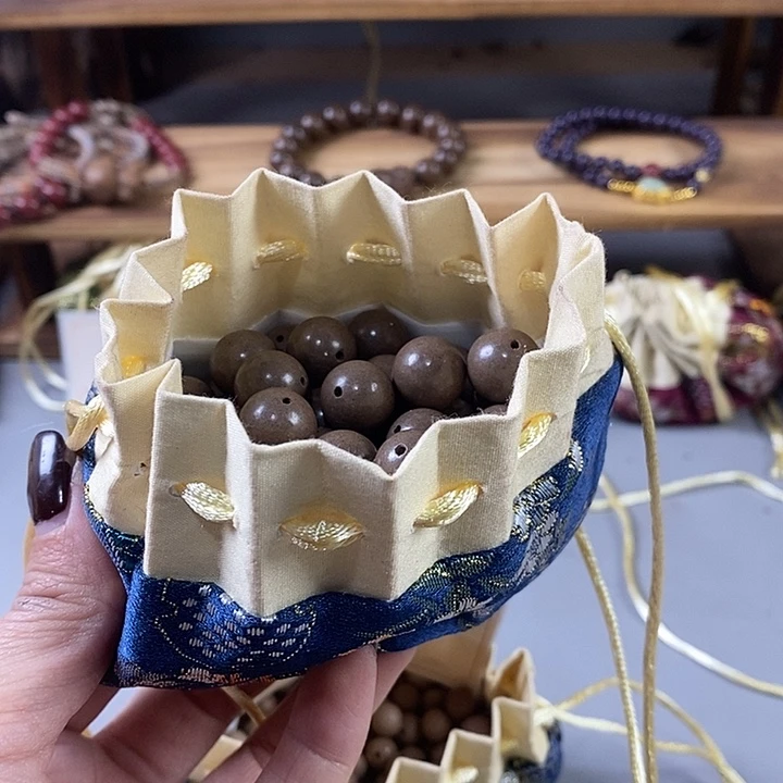 泥塑瑕疵白龙 涎1.2香包50克