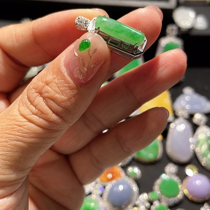 翡翠银S925镶嵌颈饰