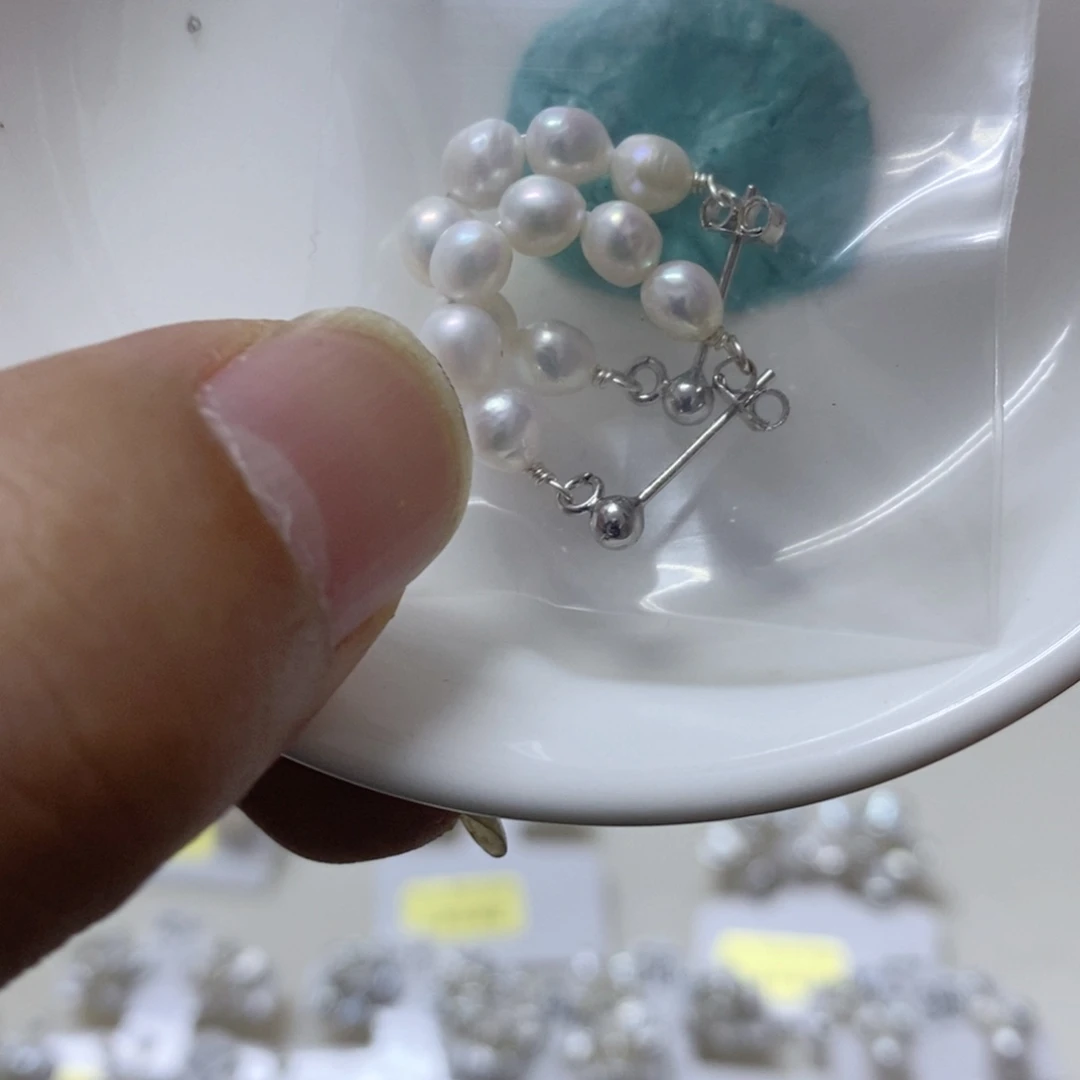 睿***家耳钉合金淡水珍珠