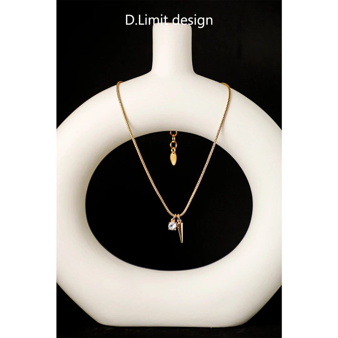 铜合金项链 高级感轻奢锥形吊坠项链