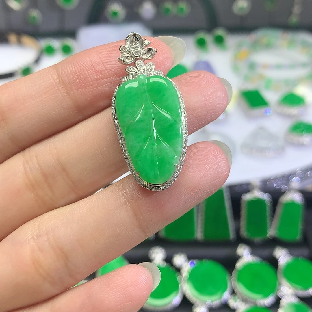 吊坠(不含链)18K金镶嵌翡翠