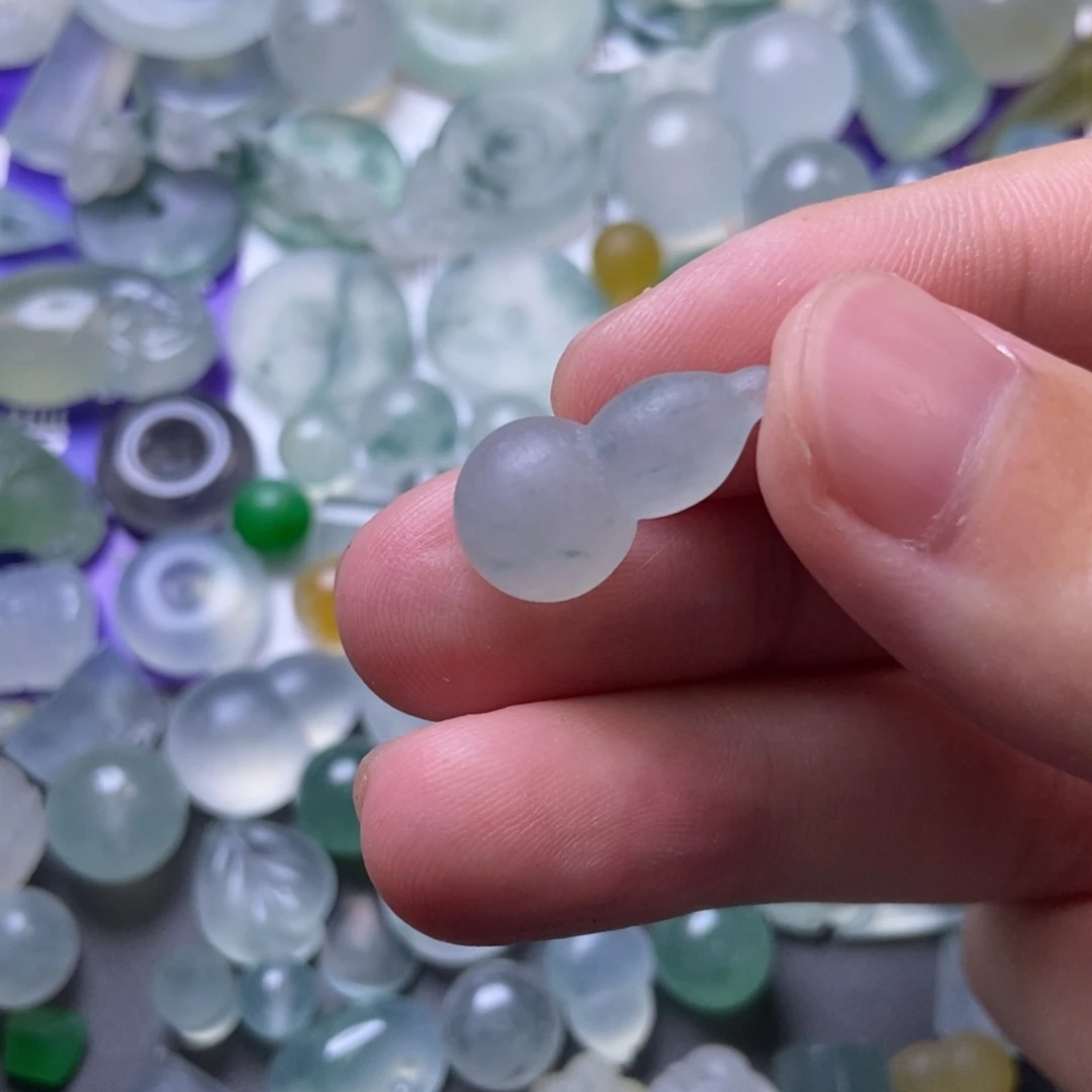 定制翡翠未镶嵌挂件