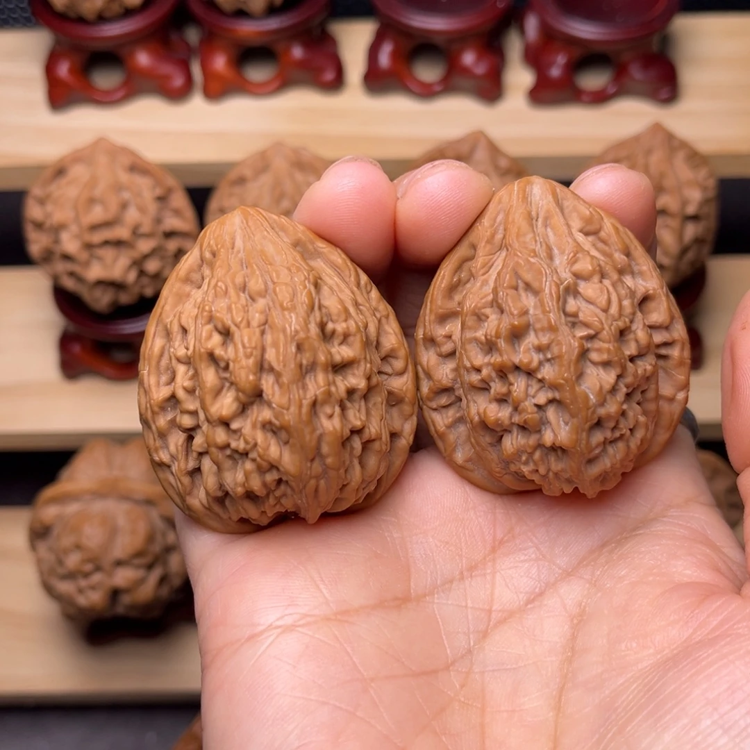 文玩核桃吊坠虎头王