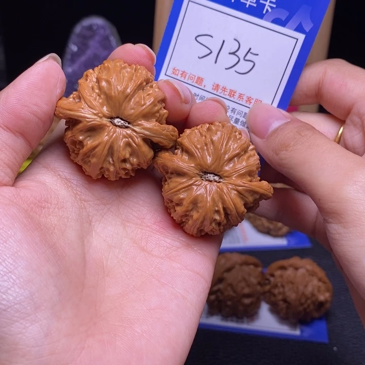 文玩核桃吊坠39全品白狮子s135