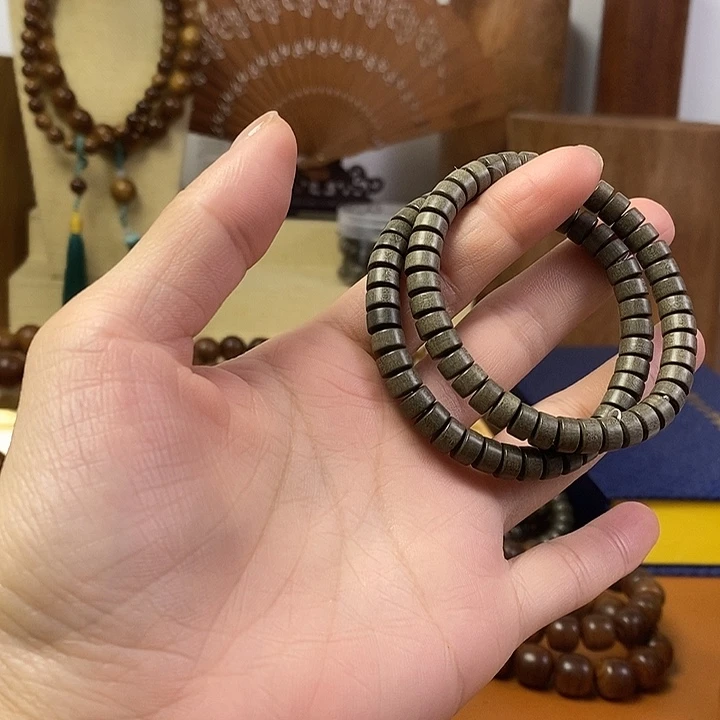 檀香木老山檀香阴沉7×4药片珠手串