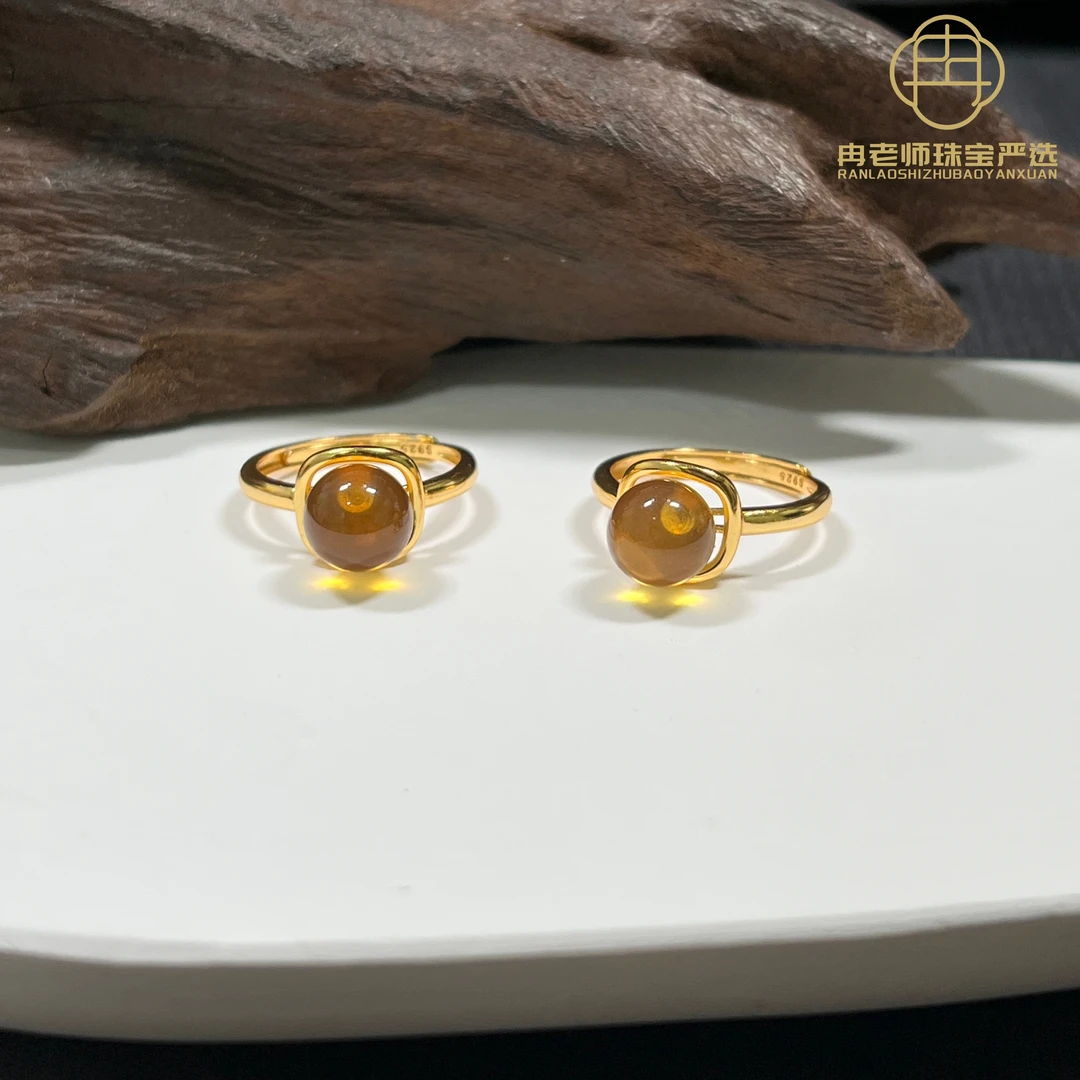 XR230天然琥珀S925银镶戒指8mm+多样性发其一
