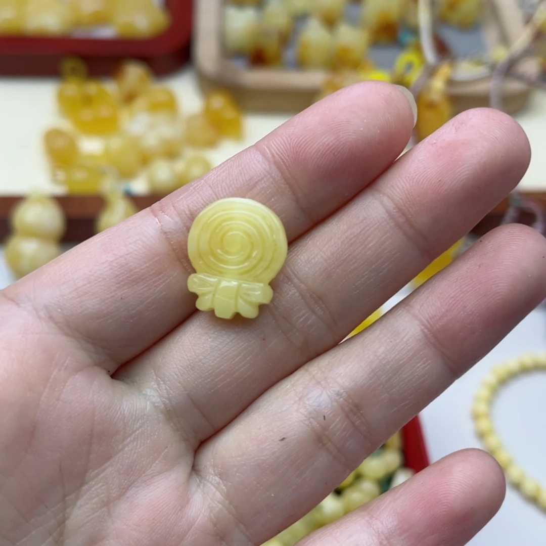 【闪购商品】蜜蜡裸石未镶嵌配饰