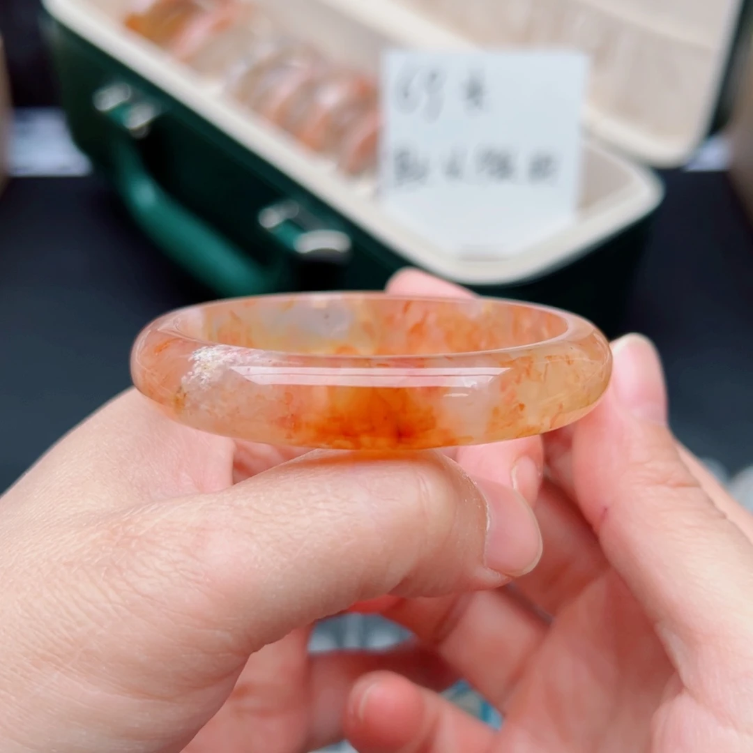 玛瑙/玉髓手镯未镶嵌55