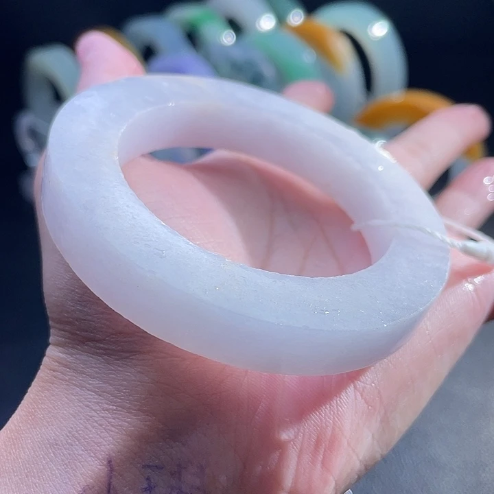 未镶嵌翡翠手镯定制翡翠