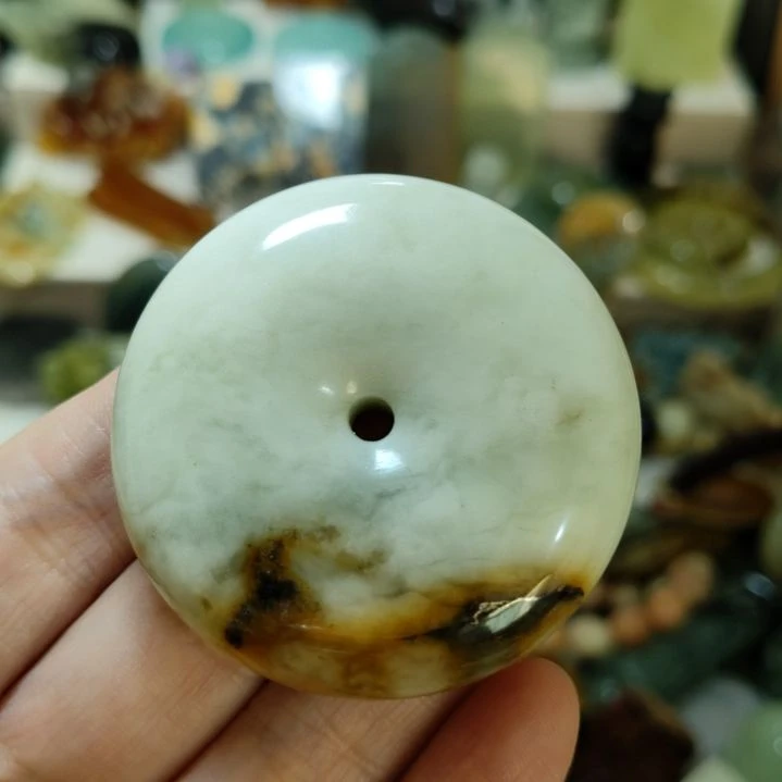 岫玉未镶嵌平安扣