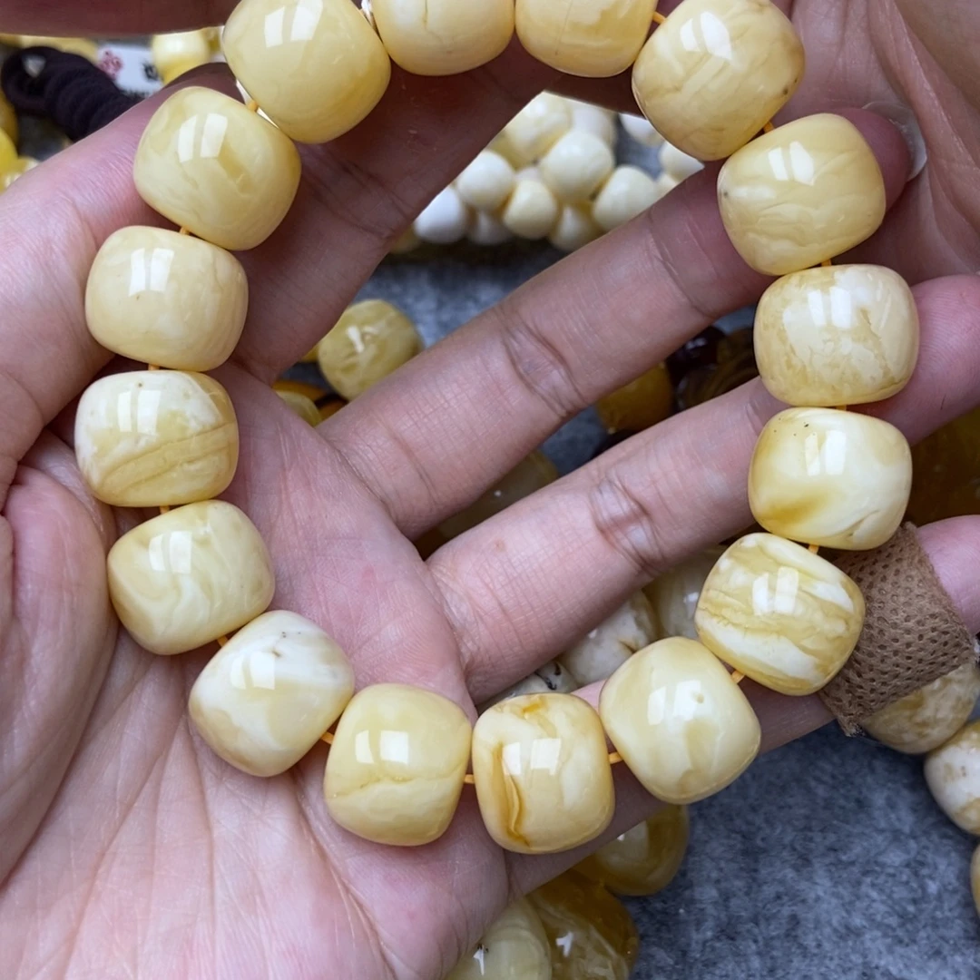 琥珀未镶嵌珠宝奇石26