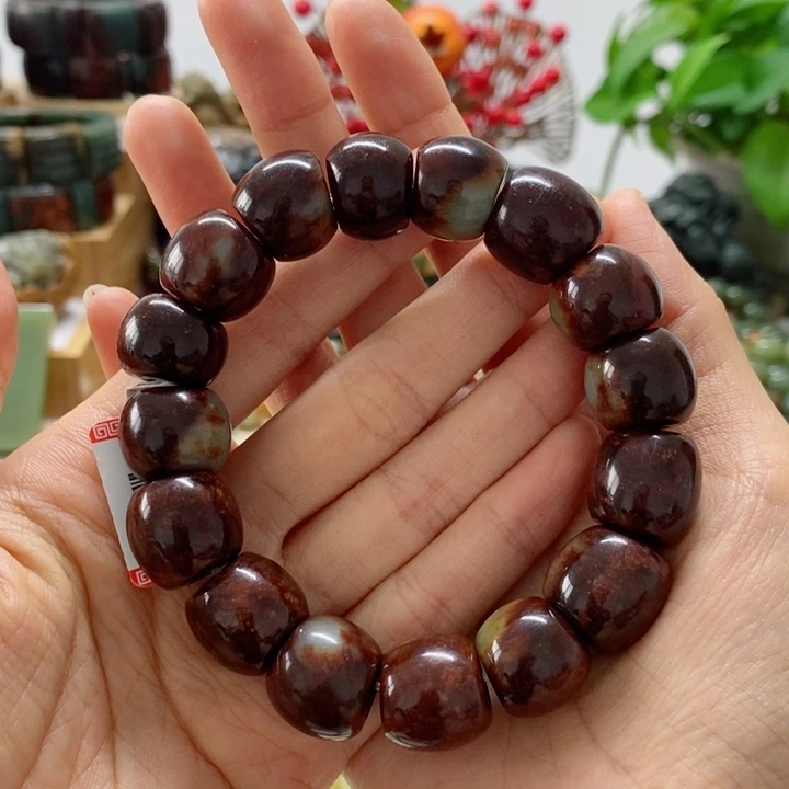 手链未镶嵌透闪石质玉刘****?