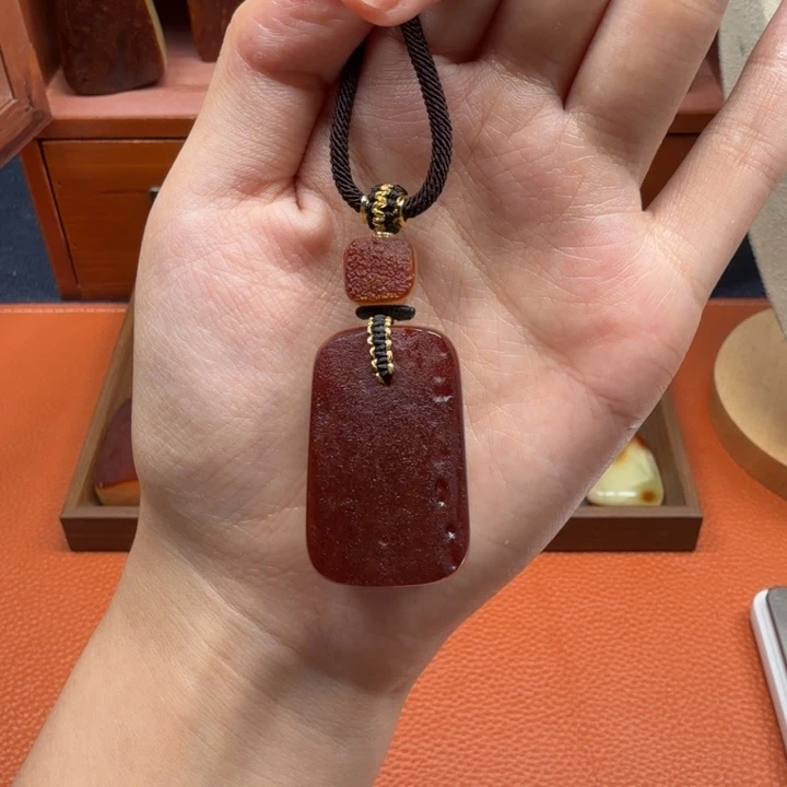 蜜蜡未镶嵌吊坠(赠链)