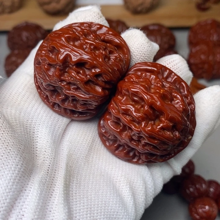 文玩核桃把件૮****ა三角白