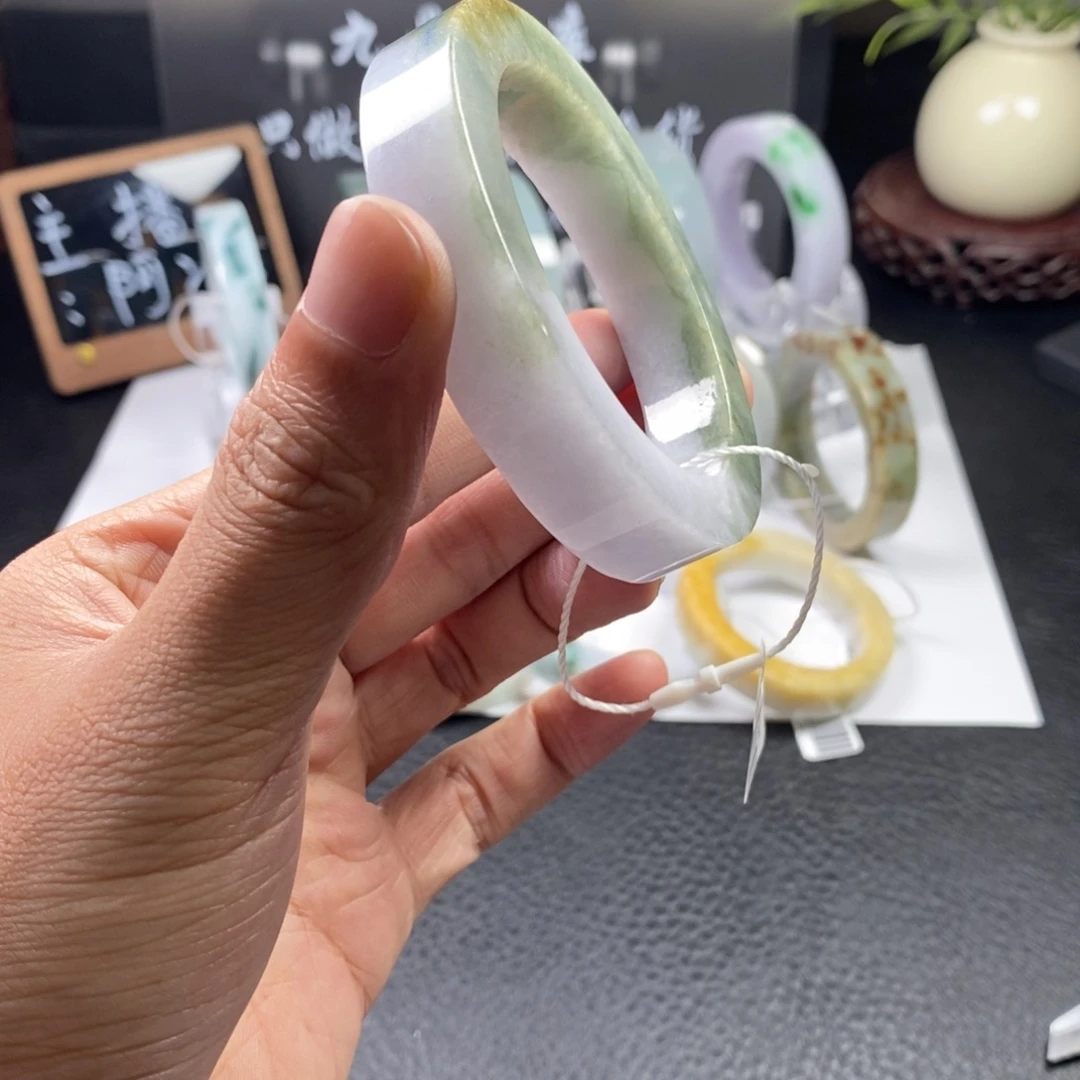 未镶嵌手镯定制翡翠