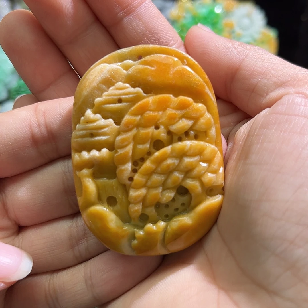 翡翠未镶嵌颈饰待编织