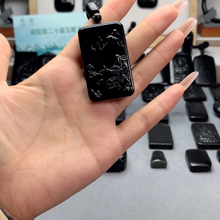 和田玉（墨玉）未镶嵌挂件