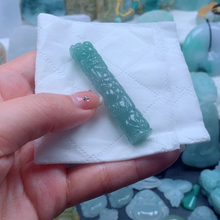 定制翡翠未镶嵌龙柱