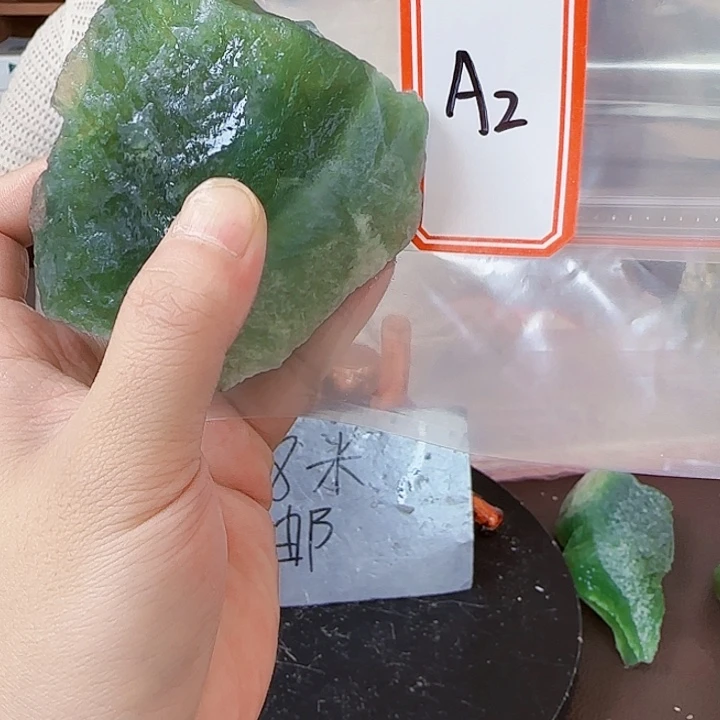 蛇纹石玉哈哈哈未镶嵌