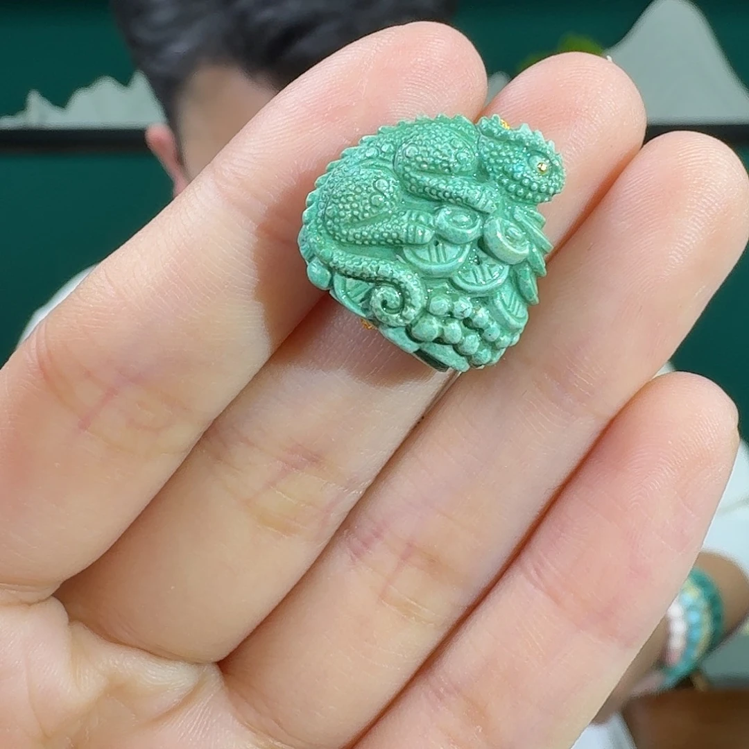 绿松石未镶嵌珠宝奇石