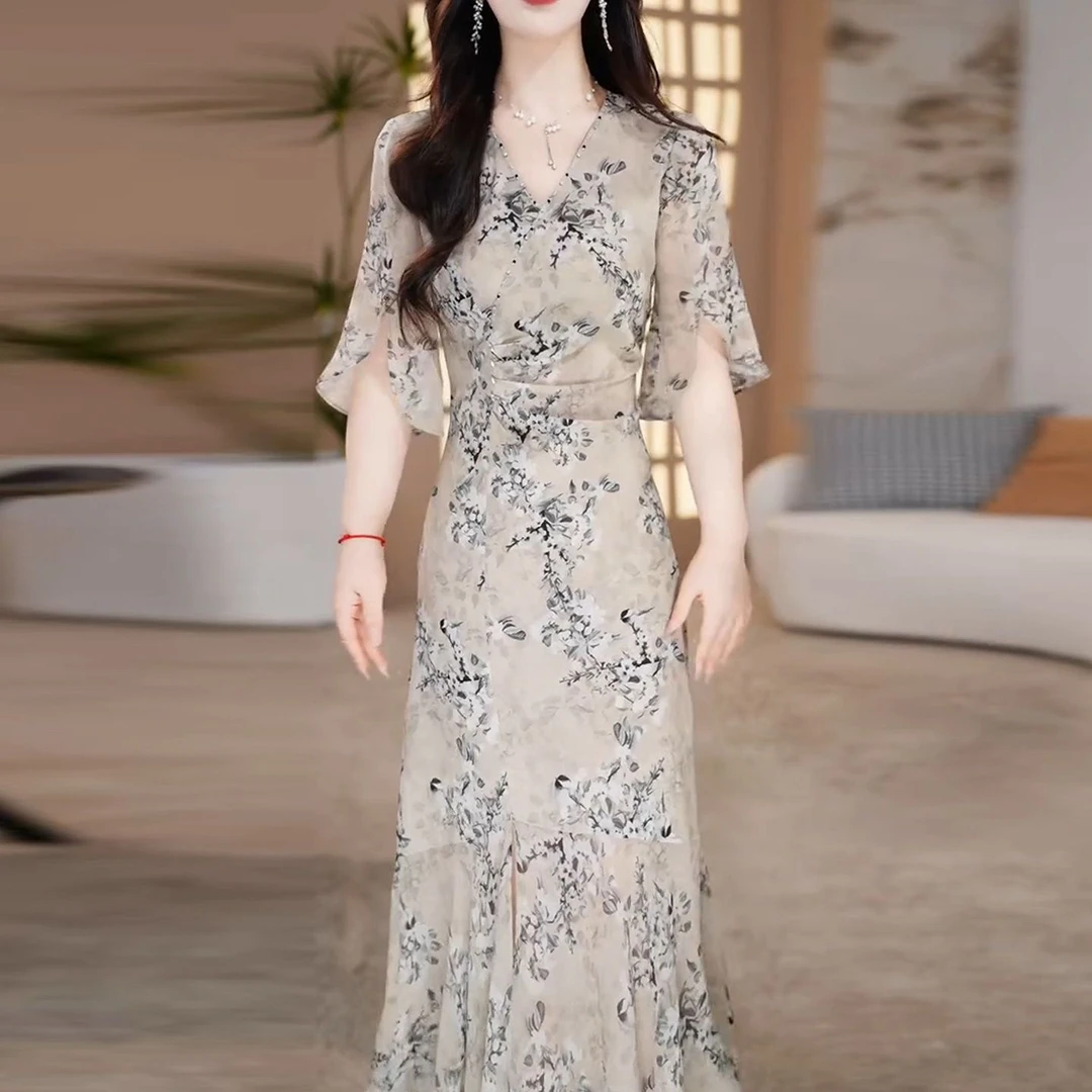今年流行爆款气质女夏2025新款独特漂亮掐腰绝美印花连衣裙子