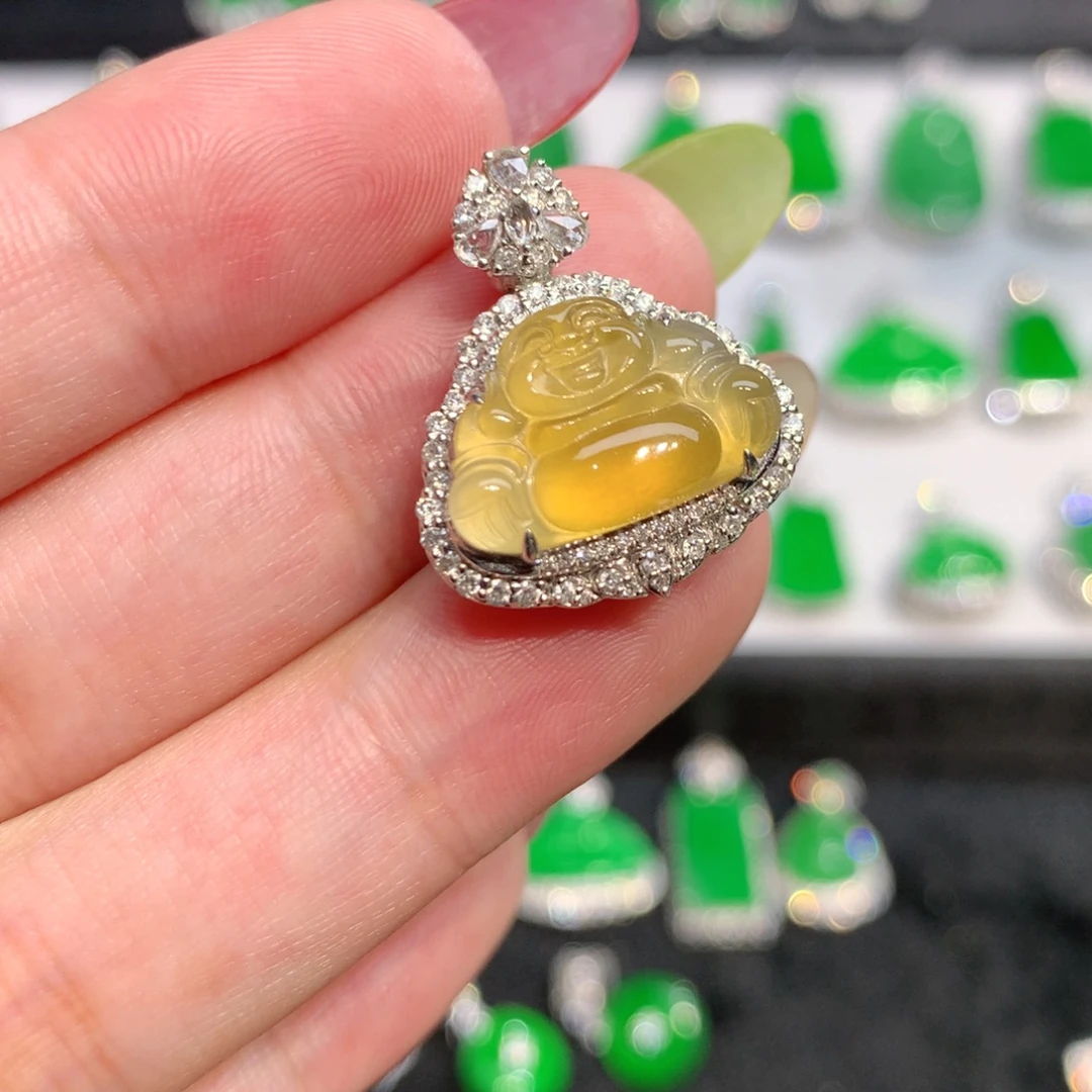 翡翠18K金镶嵌颈饰吊坠