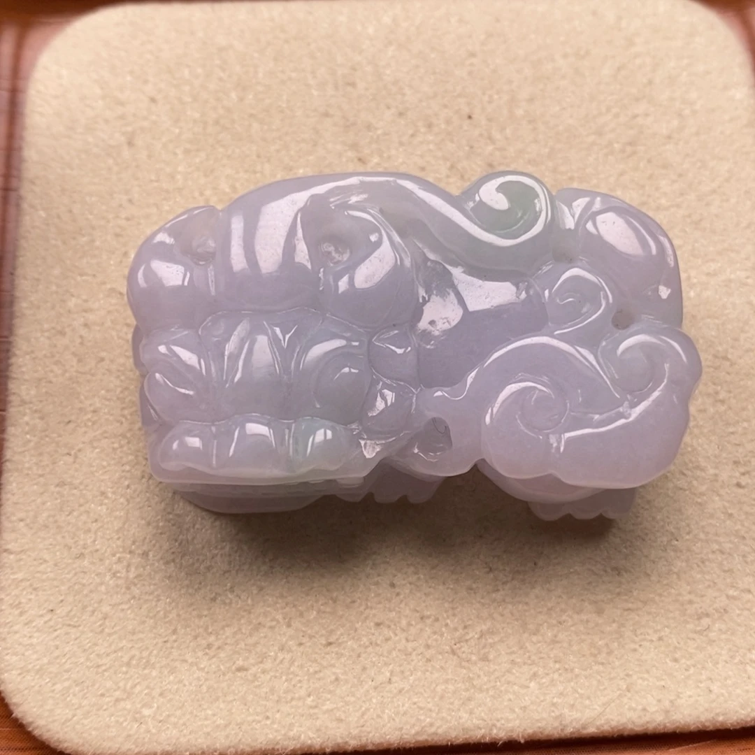 翡翠未镶嵌颈饰霸王貔貅