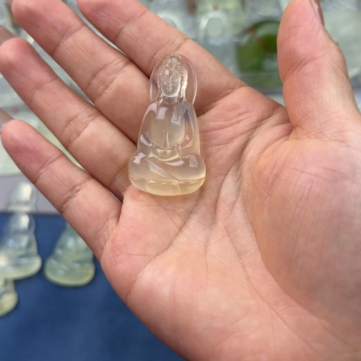 王***8蛇纹石玉未镶嵌颈饰素衣观音