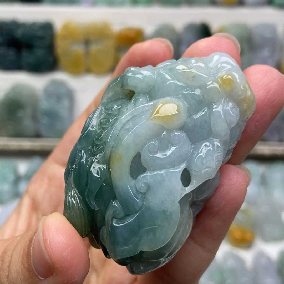 翡翠未镶嵌吊坠(赠链)口含珠