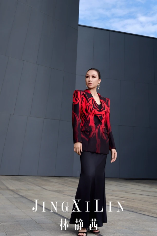 设计师款渐变花纹收腰外套