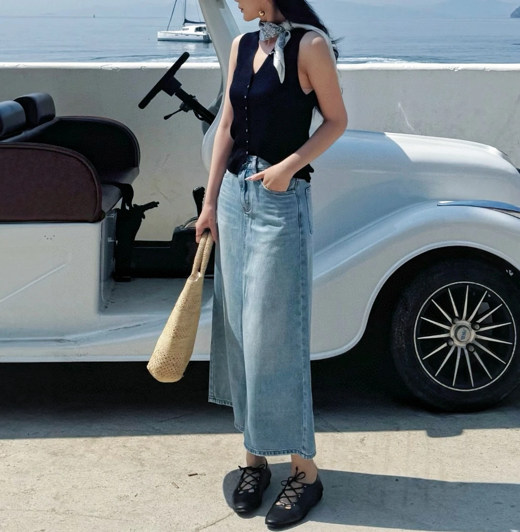极简风松弛感蓝色后开叉牛仔半身裙显瘦百搭薄款