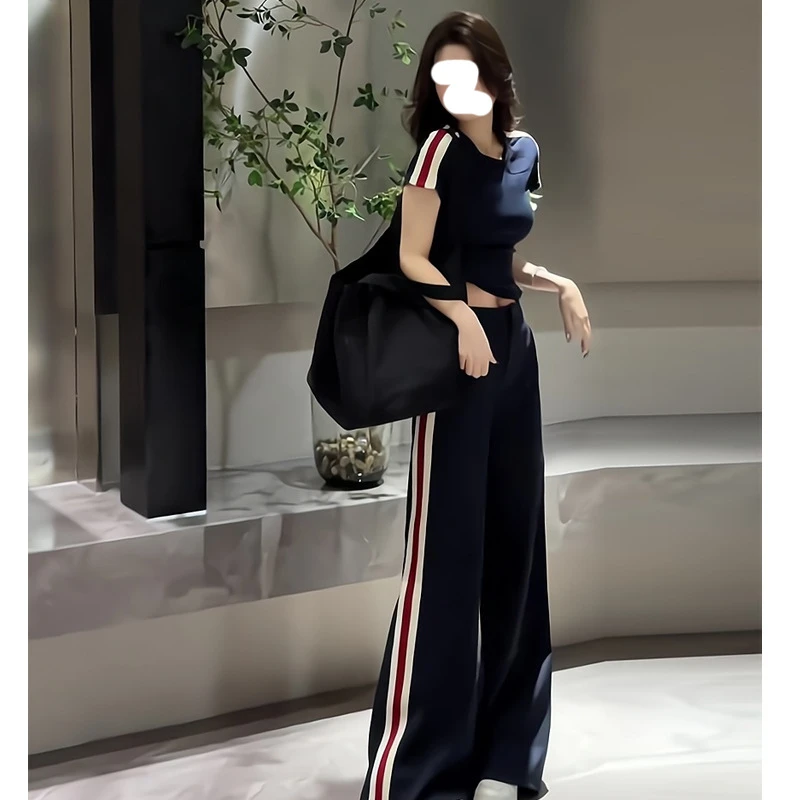 2025婷婷时尚休闲运动套装女夏季条纹拼接短款上衣喇叭裤两件套