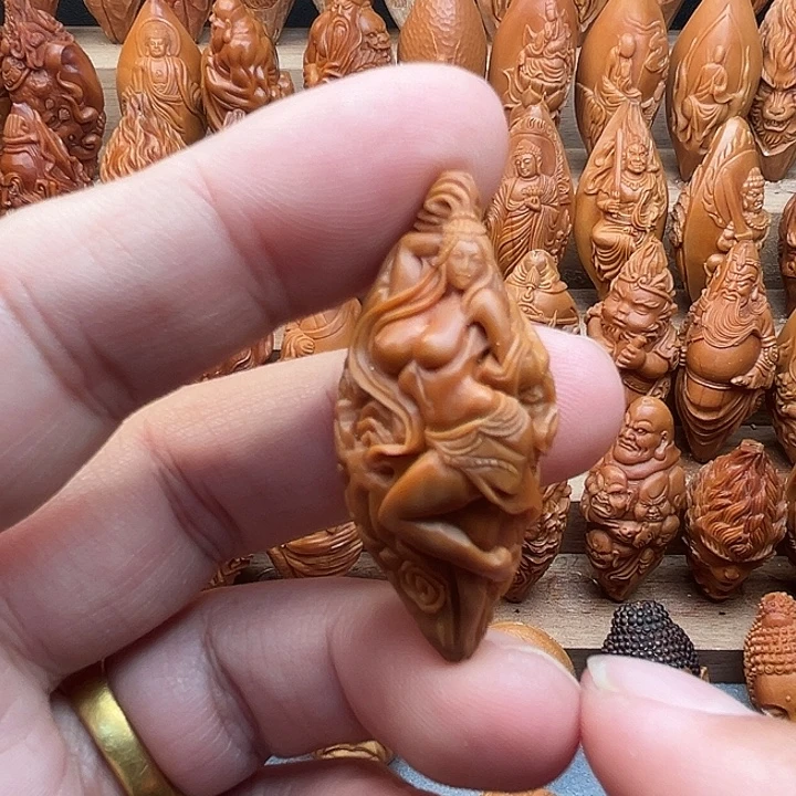 橄榄核吊坠19鹤女