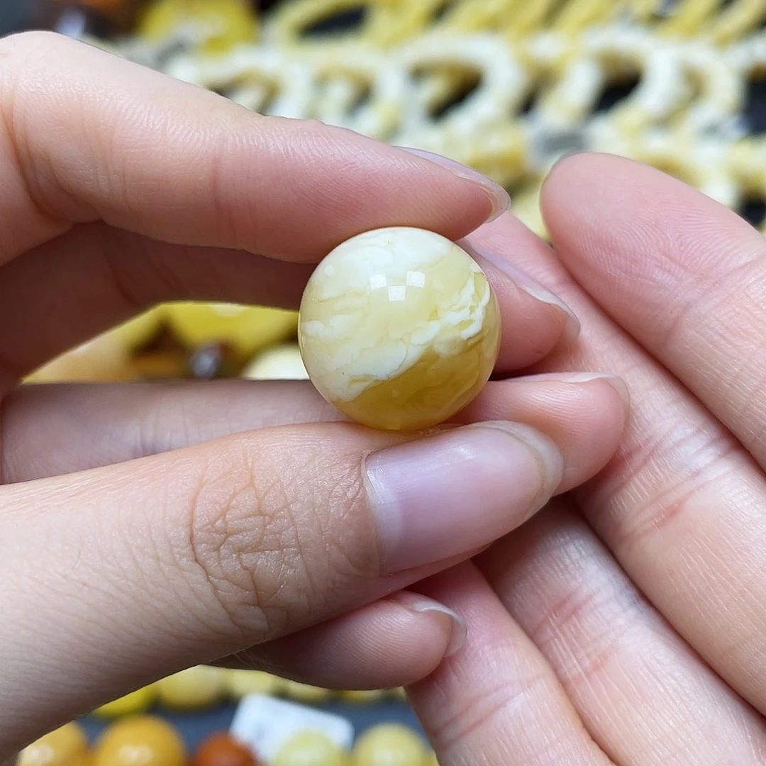 未镶嵌蜜蜡裸石圆珠17.7mm瑕