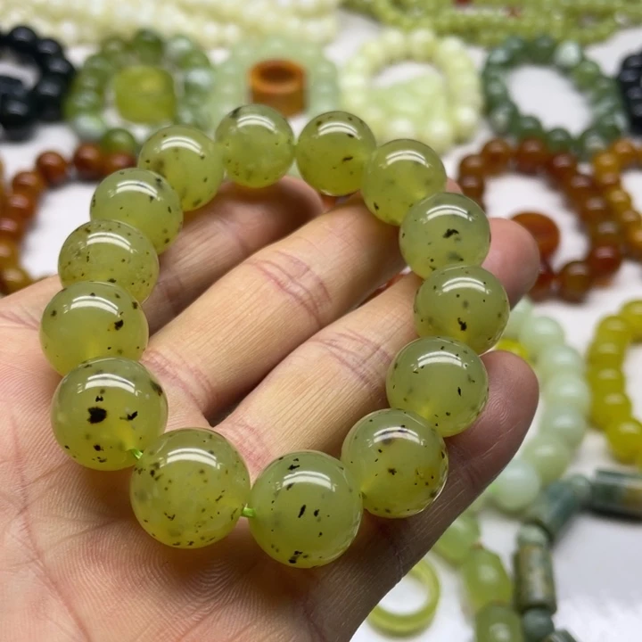 蛇纹石玉手串未镶嵌猫*猎