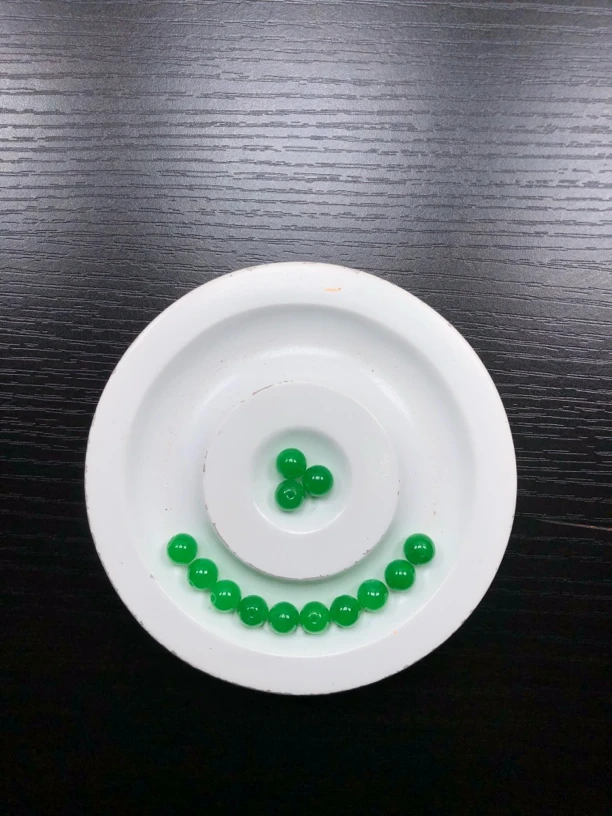 天然缅料绿翡卡6+散珠一颗/多样性发货